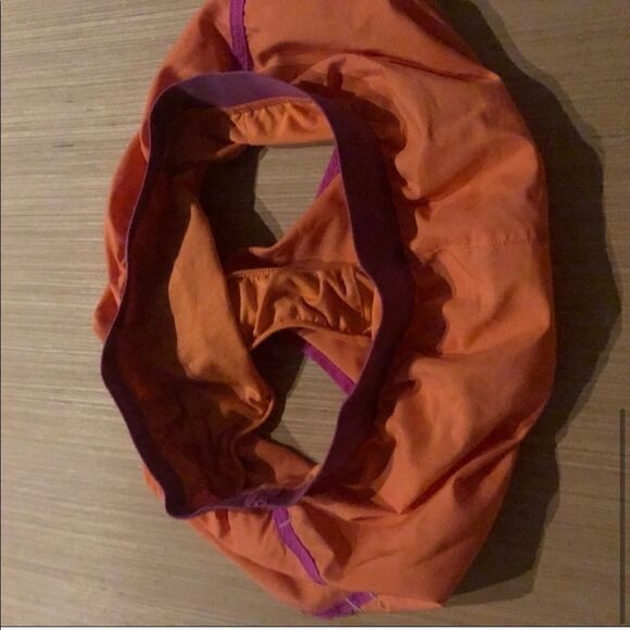 Women's Under Armour Orange & Pink Athletic Shorts - Picture 5 of 9